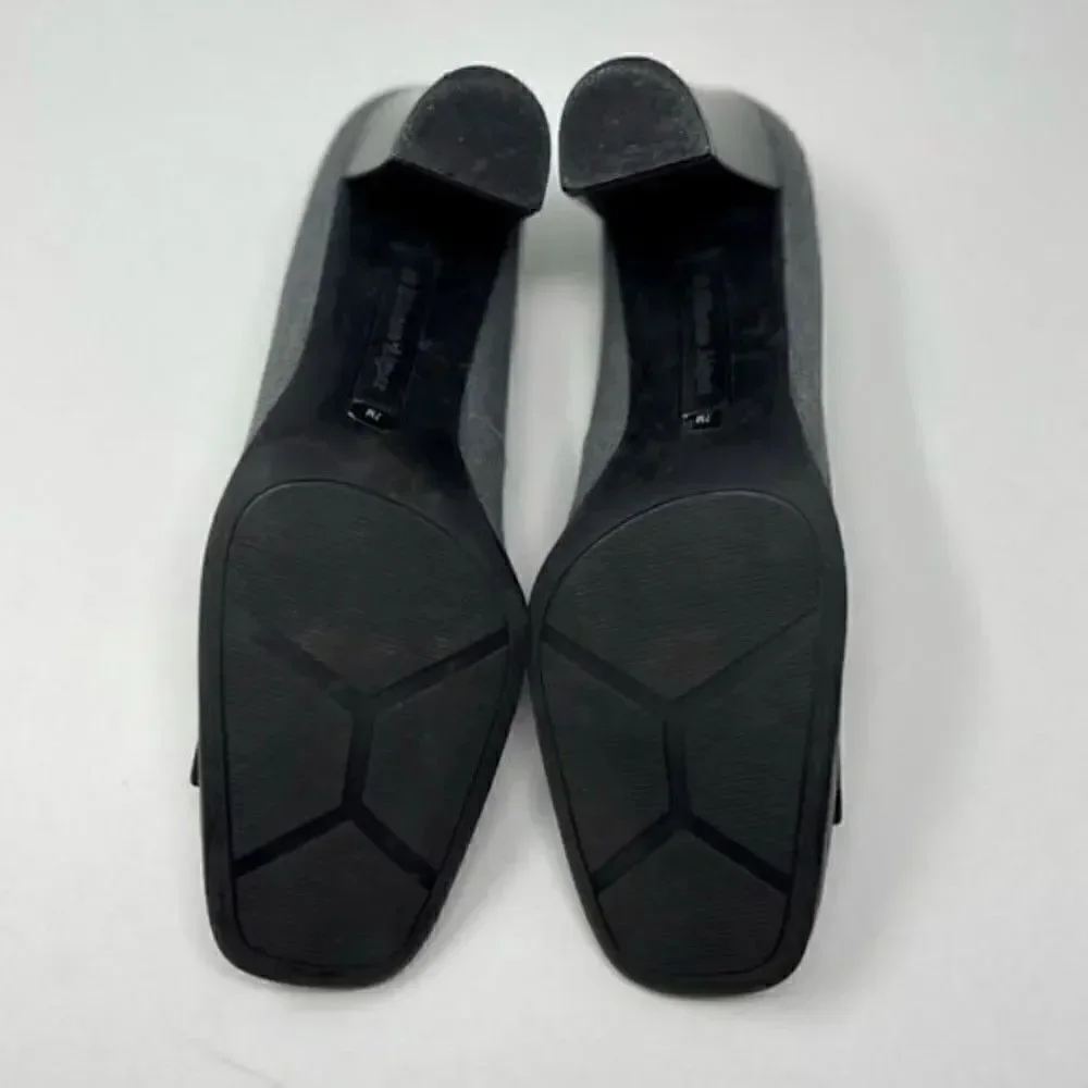 Etienne Aigner womans gray heels large buckle 7M BoxB